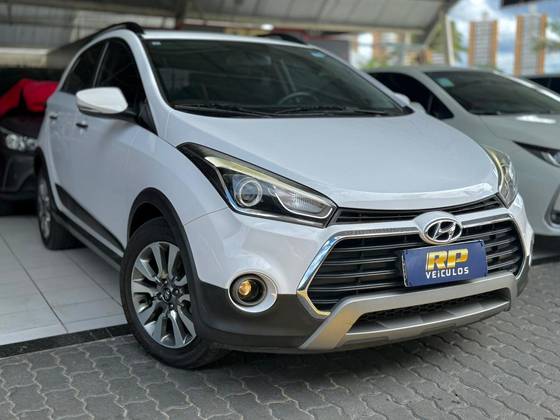 HYUNDAI HB20X 1.6 16V PREMIUM FLEX 4P AUTOMÁTICO HYUNDAI HB20X 1.6 16V PREMIUM FLEX 4P AUTOMÁTICO